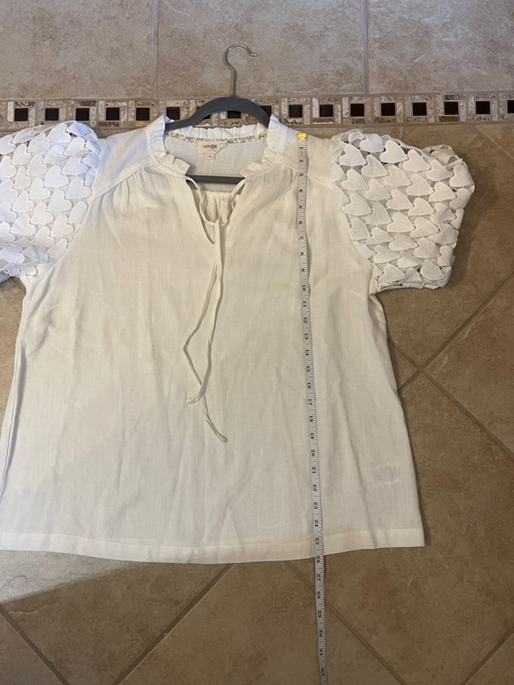 Umgee Ivory Linen Puff Sleeve Tie-Neck Top Size Large - Picture 9 of 10